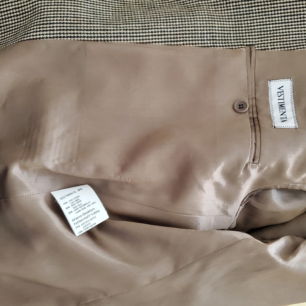 Vestmenta 3 Button Black/Goldish Tan Sportcoat